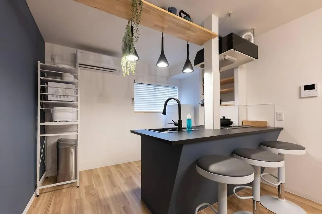 Villa 室内をフルリノベーション！清潔なお部屋　ベッド7台　2つのシャワールーム Osaka