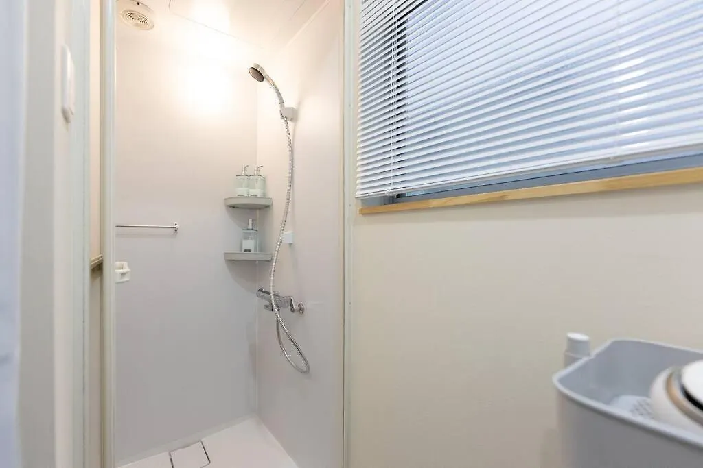 室内をフルリノベーション！清潔なお部屋　ベッド7台　2つのシャワールーム Villa Osaka 0*,
