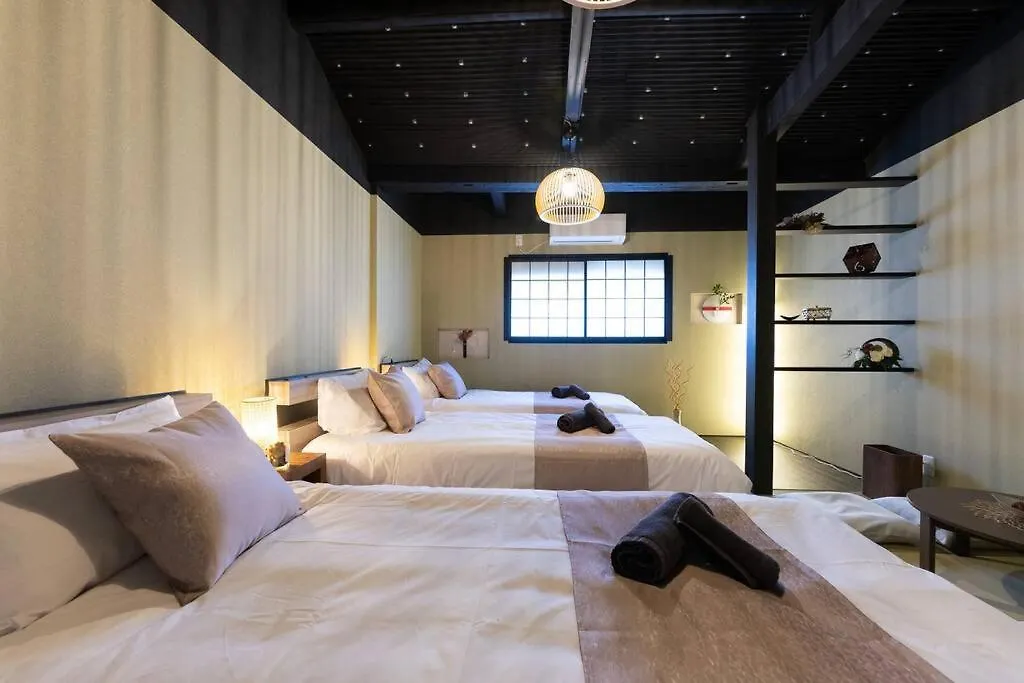 室内をフルリノベーション！清潔なお部屋　ベッド7台　2つのシャワールーム Villa Osaka Japan