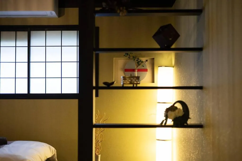 室内をフルリノベーション！清潔なお部屋　ベッド7台　2つのシャワールーム Villa Osaka 0*,  Japan